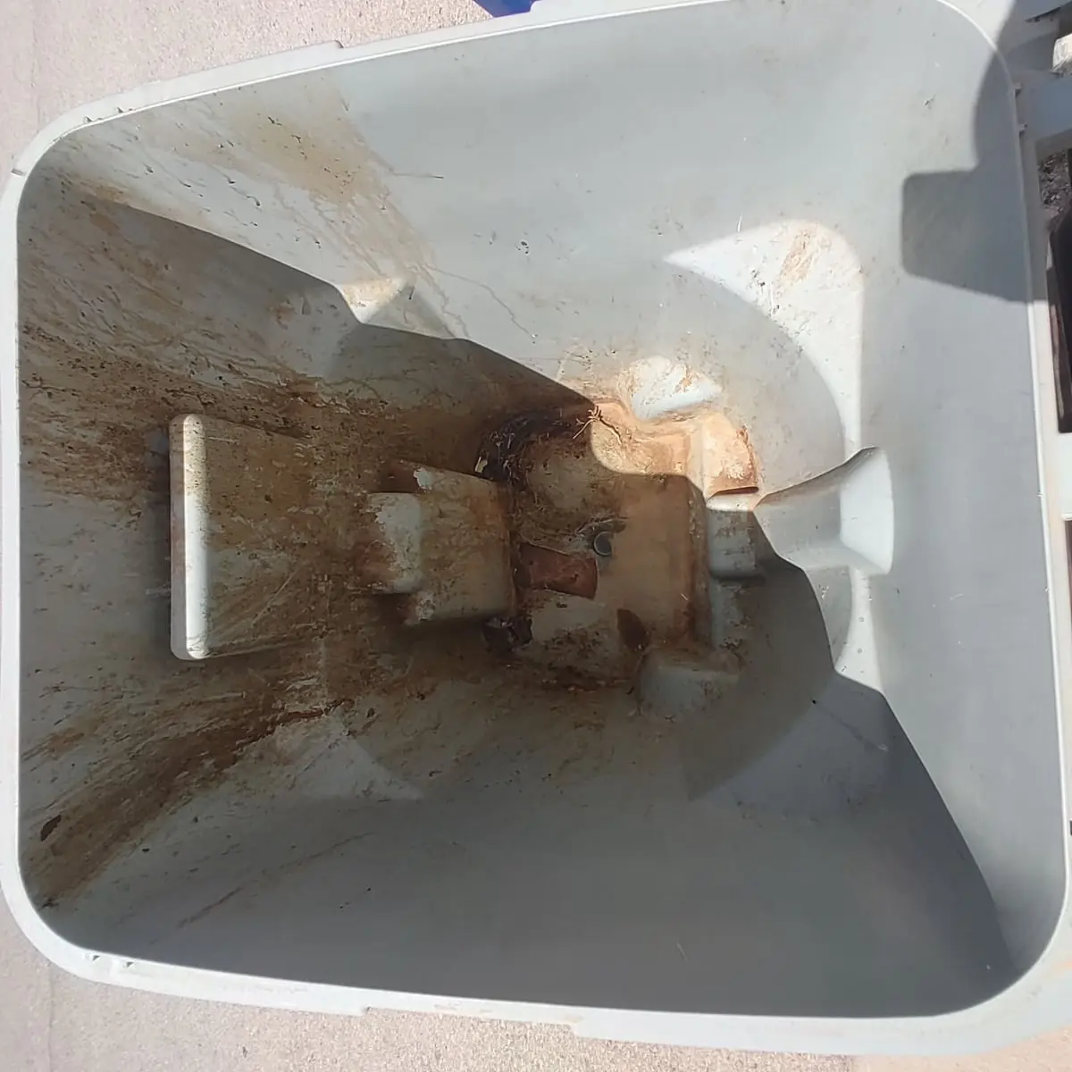 Very Gunky Trash Bin